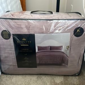 King size comforter with two shams.  Overstuffed